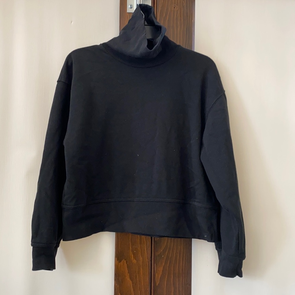Zara Cropped turtleneck sweatshirt